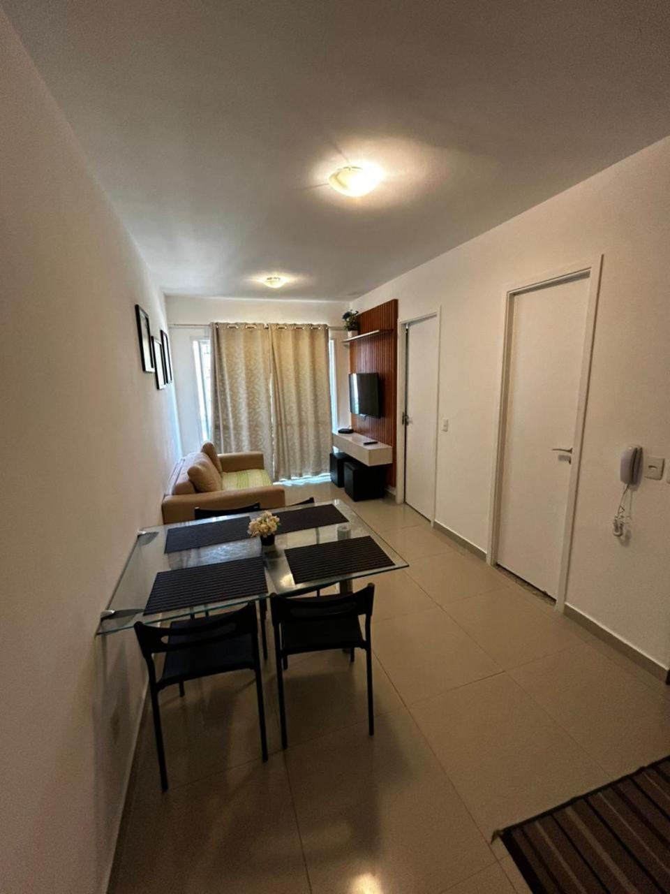 Apartment Vg Fun Front *